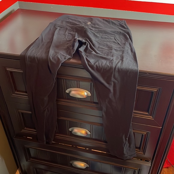 🎉Lululemon Bundle of Black Lulu Leggings! Size 6! - Picture 8 of 9